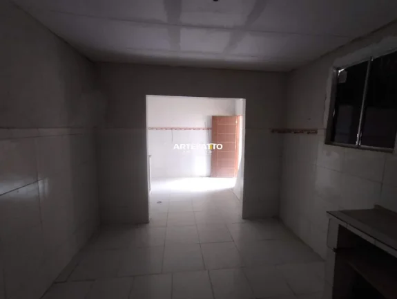 Imagem Casa Grade Ideal para Família Grande e ou Comércio - No Coração do Espinheiro