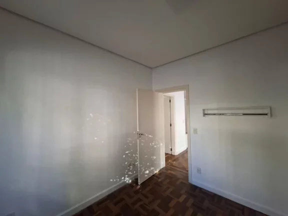 Imagem Casa com 2 dormitórios, 94 m² - venda por R$ 750.000,00 ou aluguel por R$ 4.860,00/mês - Rio Branco - Porto Alegre/RS