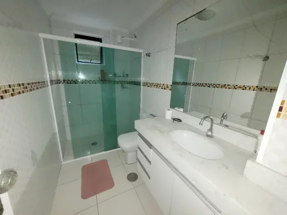 Imagem PITANGUEIRAS – NA QUADRA DA PRAIA, APARTAMENTO TOTALMENTE REFORMADO, LAZER NO PRÉDIO E 02 VAGAS DE GARAGEM.
