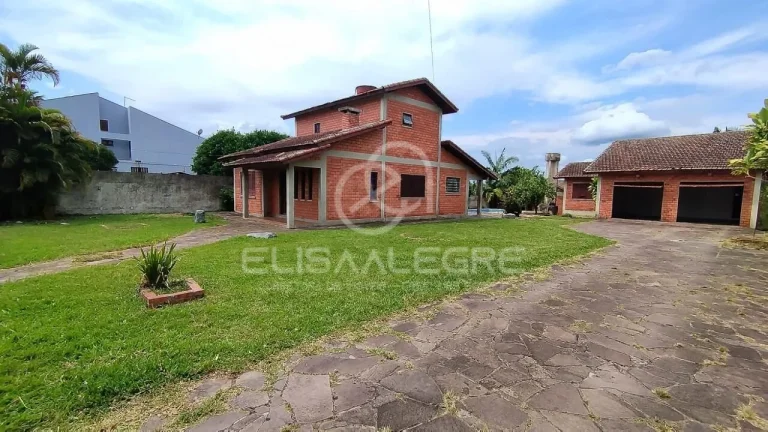 Sobrado + casa auxiliar em terreno de 1.864m² em Esteio