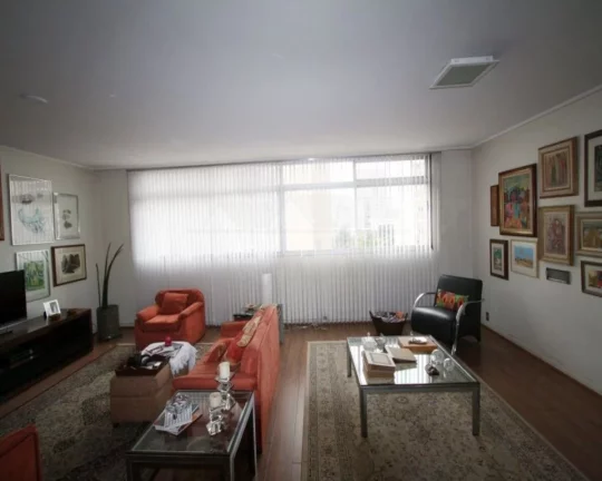 Imagem Apartamento amplo, bem distribuido, com living para dois ambientes, lavabo, 3 dormitórios sendo 1 s...