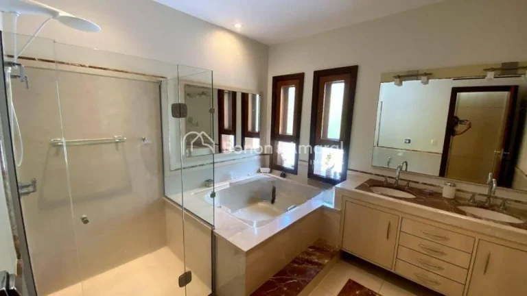 Imagem Casa fantástica e totalmente mobilada no Alphaville Campinas. Possui uma sala de estar elegante, id...