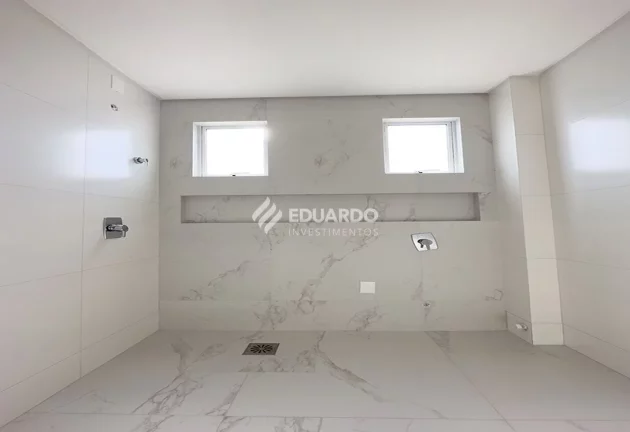 Imagem Apartamento no Edificio Garden Square com 4 suítes à venda, 179 m² - Meia Praia