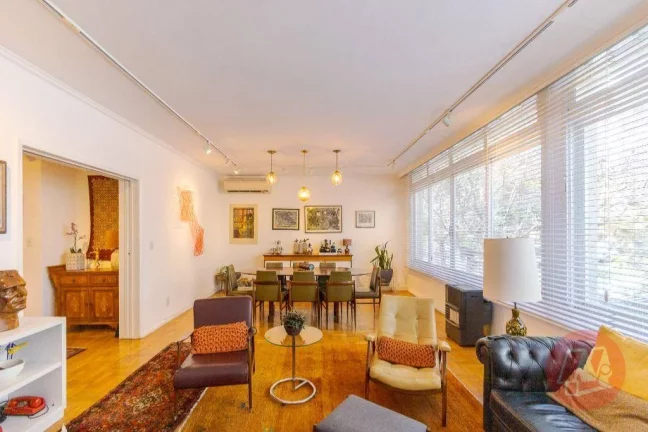 Imagem No Moinhos de Vento, 175 m² privativos, 3 dormitórios e suíte.