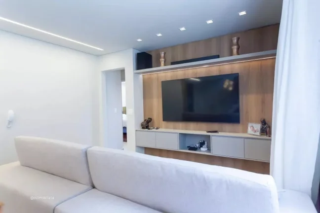 Imagem Cobertura mobiliada com 184m² localizada no bairro Ana Lúcia, ideal para quem busca espaço, sofis...