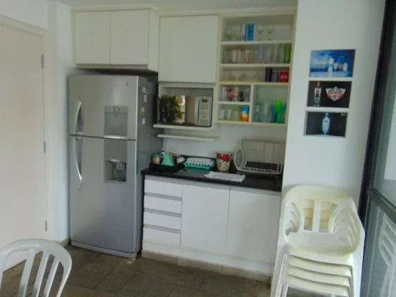 Imagem Cobertura duplex com mobília, 03 suítes sendo 01 suíte master, 300 m² de área útil, 01 sala ampla para 2 ambientes, imóvel bem localizado
