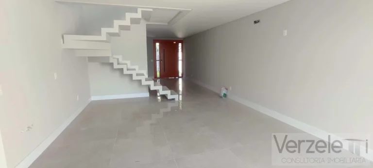Imagem Casa / Sobrado para Venda em Camboriú / SC no bairro São Francisco de Assis