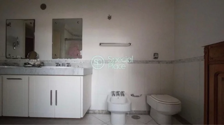 Imagem Ótima oportunidade no Real Parque. Apartamento original com 256m2 de área privativa, 4 dormitório...