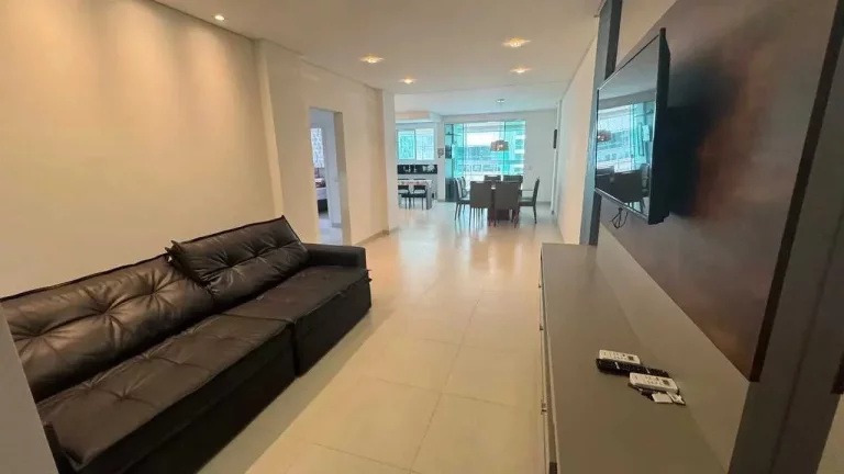 Imagem Apartamento com 3 dormitórios sendo 1 suíte e 2 vagas de garagem em Itapema/SC