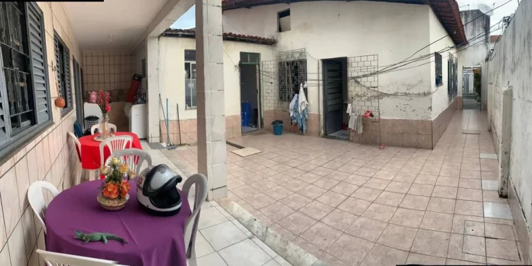 Imagem Casa de Rua Pública à Venda no Ponto Novo - 5 Quartos - 2 Suítes