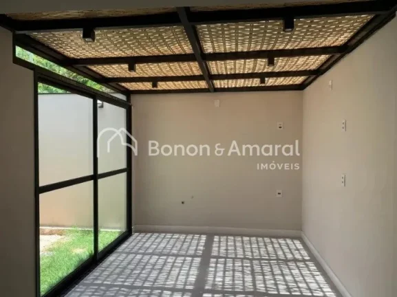 Imagem Esta casa à venda no Parque Taquaral, em Campinas/SP, oferece uma excelente oportunidade de morar e...
