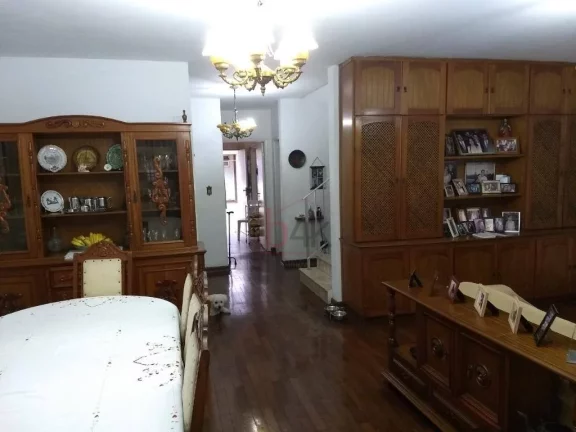 Imagem Casa com 3 dormitórios à venda, 234 m² - Moema - São Paulo/SP