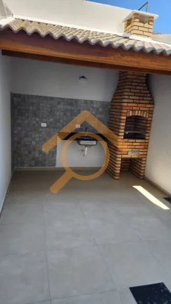 Imagem Residência de Luxo na Vila São Pedro: 3 Quartos, 1 Suíte, 2 Salas, 3 Banheiros, 2 Vagas de Garagem, 110m² - São Paulo-SP.