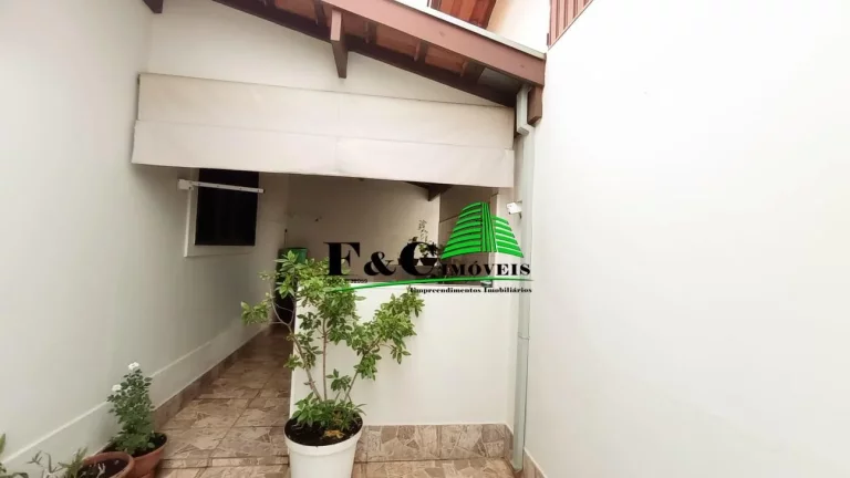 Imagem Casa para Venda em Araras, Vila Europa, 3 dormitórios, 2 banheiros, 3 vagas