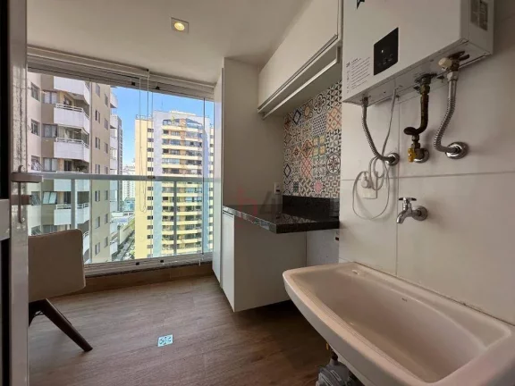 Imagem Apartamento à Venda no Brooklin: 65m², 2 Quartos, Mobiliado e Moderno