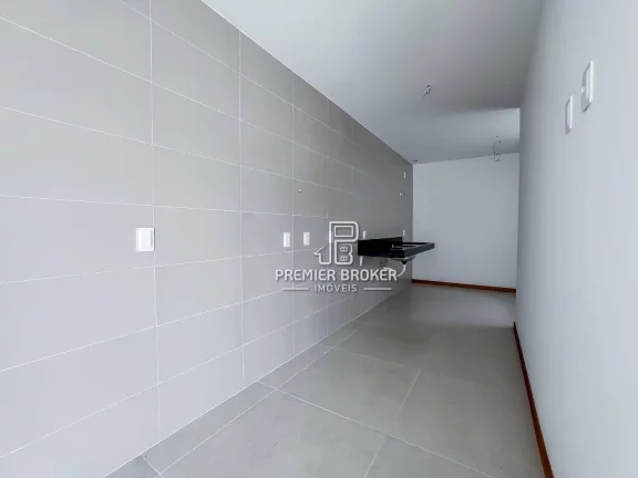 Imagem Casa com 3 dormitórios à venda, 131 m² por R$ 899.000,00 - Golfe - Teresópolis/RJ