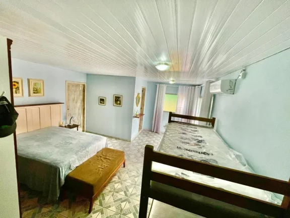 Imagem Casa mobiliada com 3 dormitórios sendo uma suíte para temporada no Centro Penha