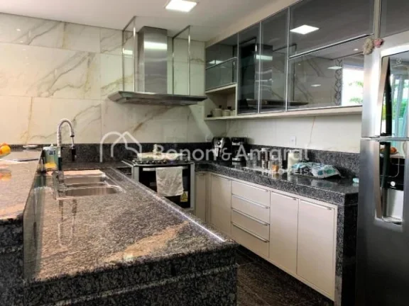 Imagem Belíssima Casa de Condomínio à Venda no Alphaville Dom Pedro 2 em Campinas. Com 4 Quartos, 3 suí...