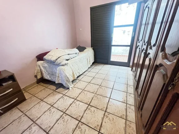 Imagem Casa Comercial para locação próximo a Samuel Martins com vagas de 45 na frente para estacionamento de cliientes