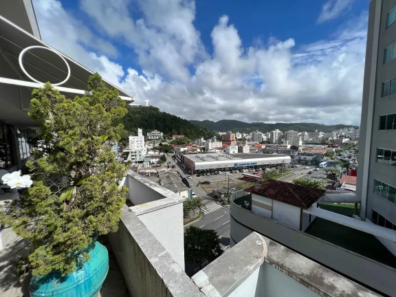 Imagem Sala Comercial com 2 ambientes e 1 vaga na Avenida Central - Balneário Camboriú