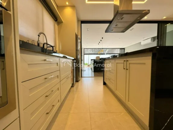 Imagem Sobrado à venda no Loteamento Residencial Arborais em Campinas, com 335 m² de área construída. S...