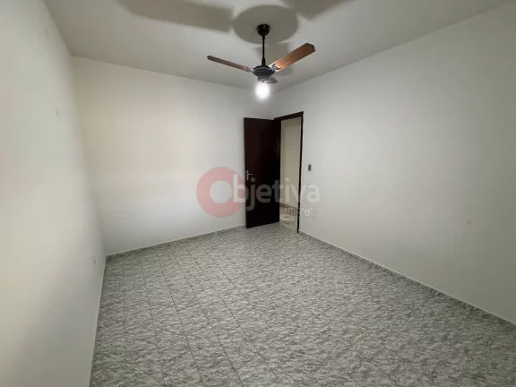 Imagem Casa térrea em condomínio locação fixa, 2 quartos + edícula, Praia Linda