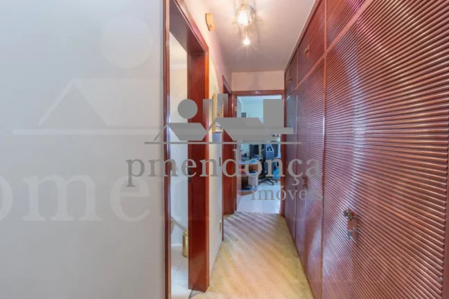 Imagem Cobertura duplex no Alto de Pinheiros com 310 m², 3 quartos ( 1 sui­te ) e 3 vagas.