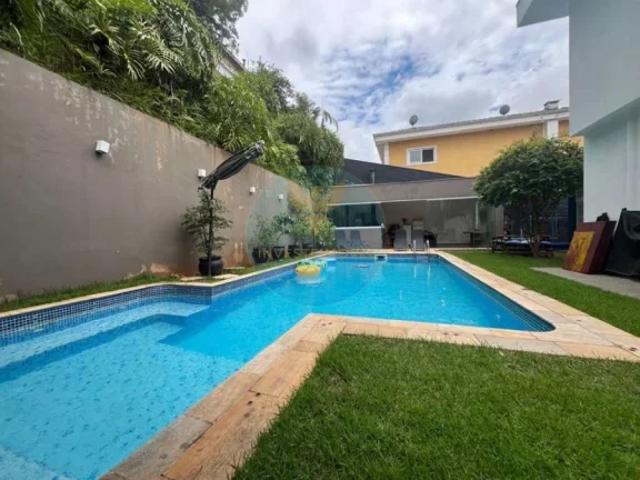 Imagem Casa em Condomínio a Venda no bairro Granja Viana - Jandira, SP