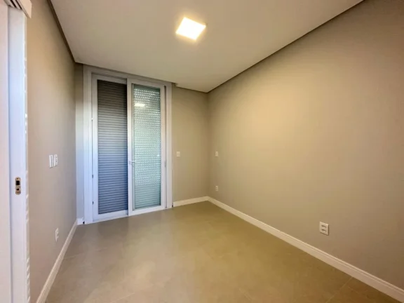 Imagem Casa em Condominio 4 Dormitórios - Bairro --