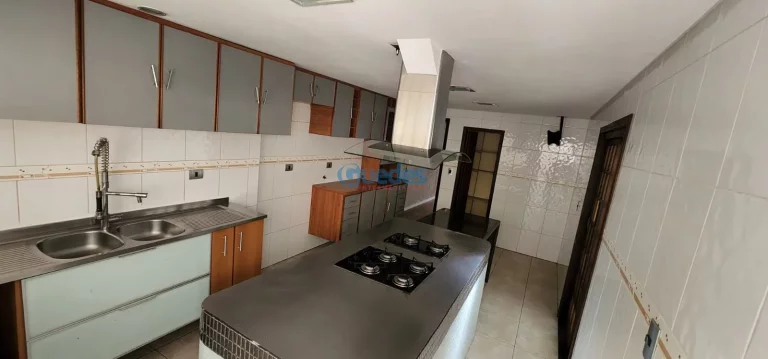Imagem Sobrado em Jardim Maria Rosa - Taboão da Serra