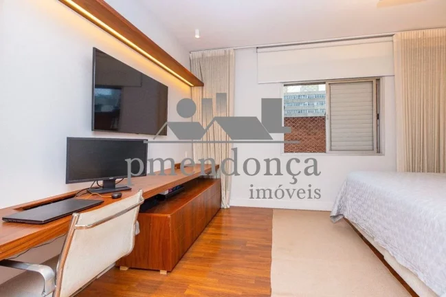 Imagem Apartamento em Higienopolis com 172m², 04 quartos (1 sui­te) e 2 vagas.