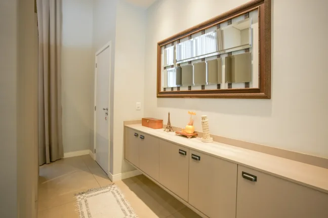 Imagem Casa à venda alto padrão - Área útil 250 m2 com 3 dormitórios sendo 3 suítes - 5 vagas - Condomínio