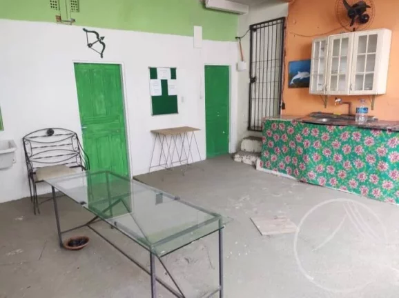 Imagem Vendo casa de alvenaria de dois pisos a 500 mts das pontes.