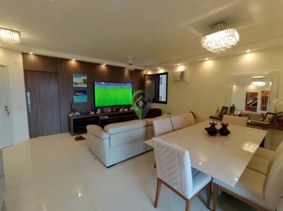 Imagem Apartamento frente ao mar com 3 dormitórios e 2 vagas de garagem na Pompéia