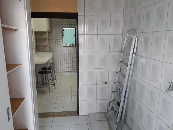 Imagem Casa Maravilhosa com 240 m² 4 Dormitorios sendo 2 Suítes Estuda Permuta