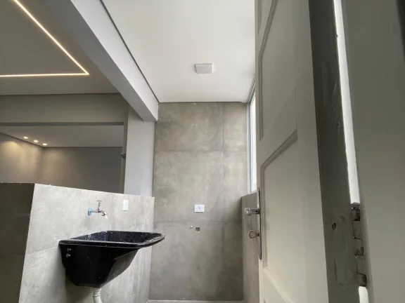 Imagem Excelente apartamento todo reformado de 2 dormitórios -Boqueirão!