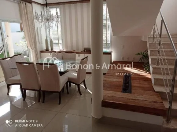 Imagem Linda e espaçosa casa com 308 m² de área construída. A residência possui 4 quartos (todos com a...