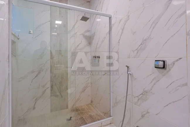 Imagem Apartamento à venda em Copacabana, 4quartos, 244m2, 1vg, Pça Eugenio Jardim