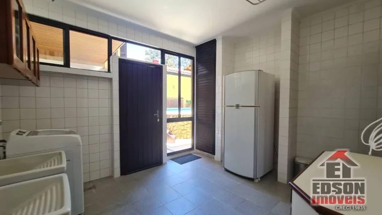 Imagem Magnífica casa com Piscina em Itacoatiara, Niterói - RJ