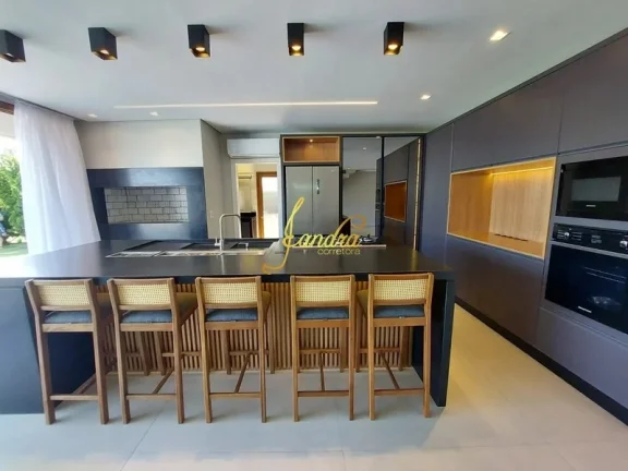 Imagem Sobrado beira de lago com 05 suítes piscina mobiliado e decorado