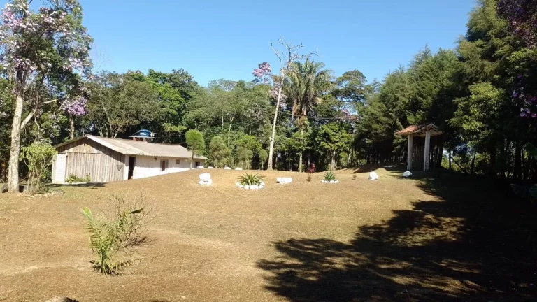 Imagem CHÁCARA LOCALIZADA NO BAIRRO RIO BONITO - TAPIRAÍ - SP