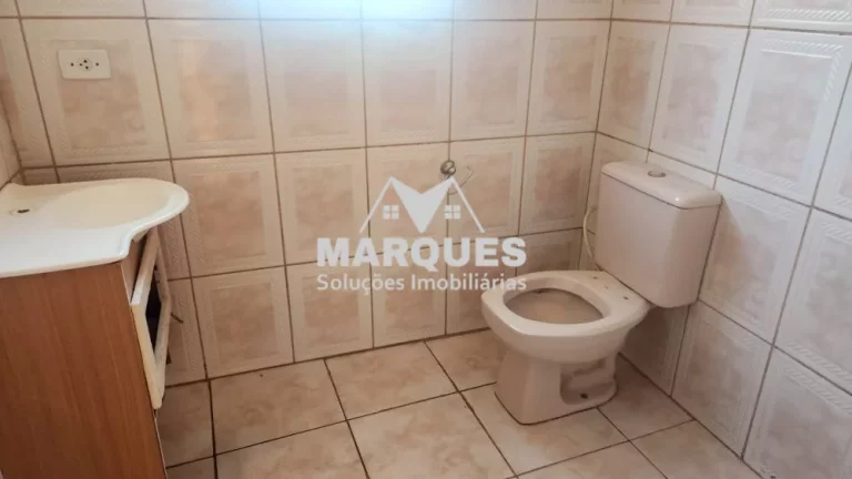 Imagem Sobrado c/ 3 dorms, e mais 2 casas nos fundos