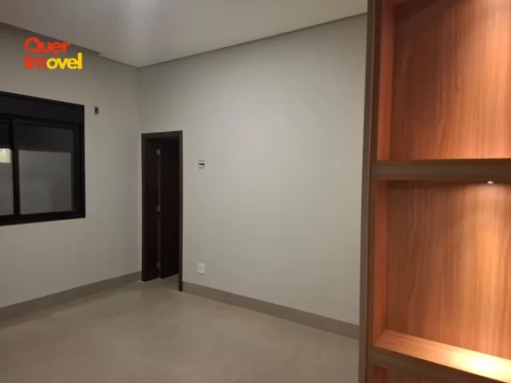 Imagem Casa em Condomínio de Luxo na Vila do Golf em Ribeirão Preto-SP: 4 Quartos, 2 Suítes, 2 Salas, 4 Banheiros, 200m².