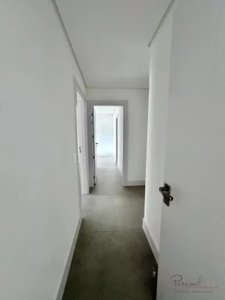 Imagem Apartamento exclusivo à beira-mar, localizado no prestigiado bairro João Paulo, em Florianópolis....