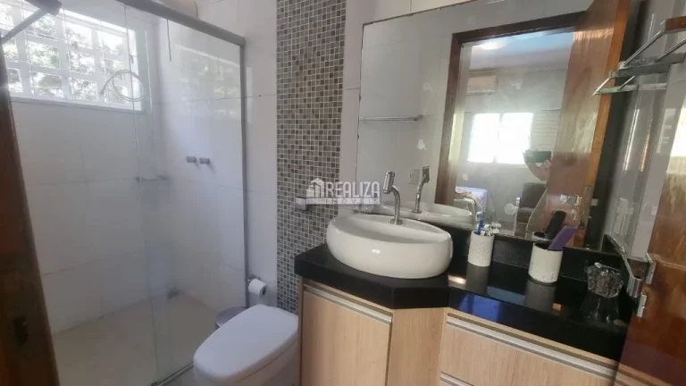 Imagem Casa à venda no bairro Dom Eduardo II, Uberaba: 3 dormitórios, piscina aquecida e móveis planejados!