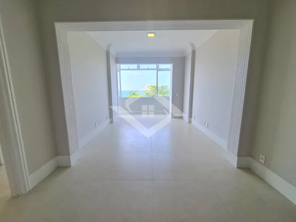 Imagem Apartamento à Venda em Copacabana com Vista para o Mar - 2 Quartos, 82 m²