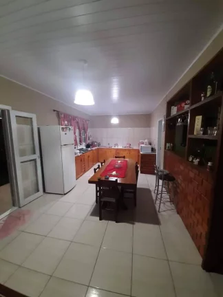 Imagem Ótimo Investimento !!! - Casa, e mais dois Kit Nets, centro de Pinhal