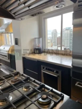 Imagem Venha conhecer o verdadeiro sinônimo de luxo no magnífico Duplex 20 do Edifício England, localizado na deslumbrante Vila Nova Conceição. Este imóvel e
