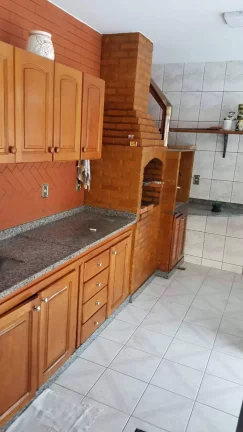 Imagem CASA COM 3 QUARTOS, SUITE, LOJA, SAUNA. NOVA FRIBURGO.