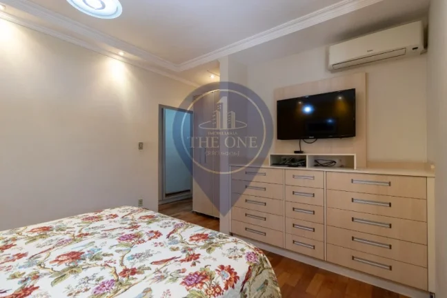 Imagem Casa à venda em São Paulo-SP na Vila Clementino com 3 quartos, 3 suítes, 2 salas, 5 banheiros, 2 vagas, 248 m².